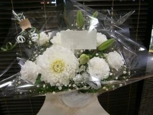 白いダリア｜「松庄花壇」　（茨城県土浦市の花キューピット加盟店 花屋）のブログ