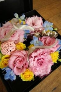 結婚のお祝いに心を込めて！！（BOXフラワー）｜「松庄花壇」　（茨城県土浦市の花キューピット加盟店 花屋）のブログ
